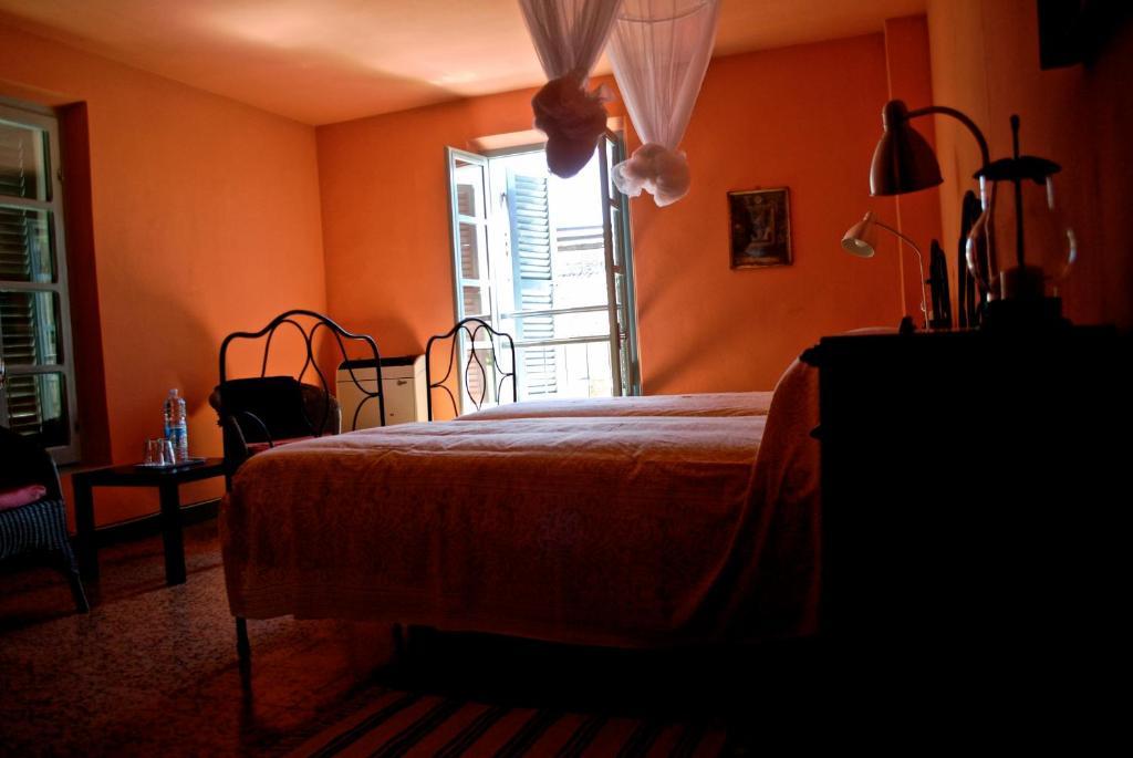 Tenuta Rivalazzo Pensionat Noceto Rum bild